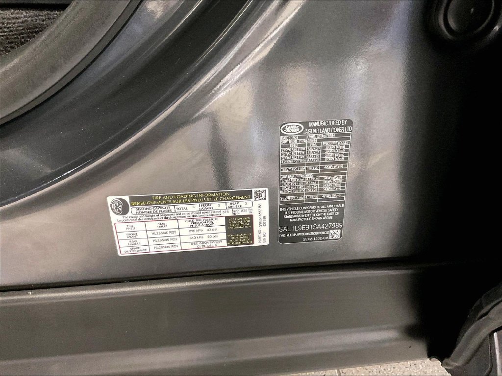 Used 2025 Gray Land Rover Dynamic SE image 32