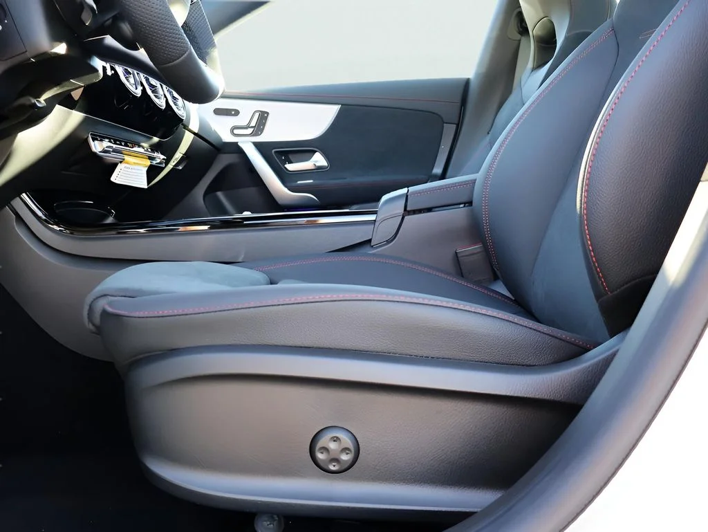 New 2026 Polar White Mercedes-Benz CLA 35 AMG® image 40