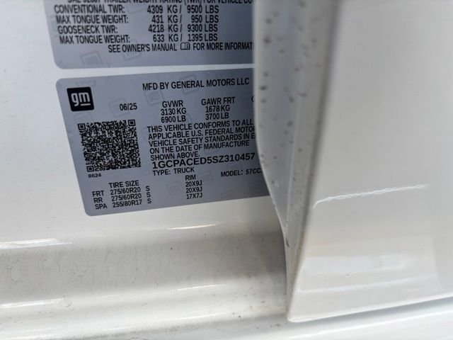 Used 2025 White Chevrolet LT image 14