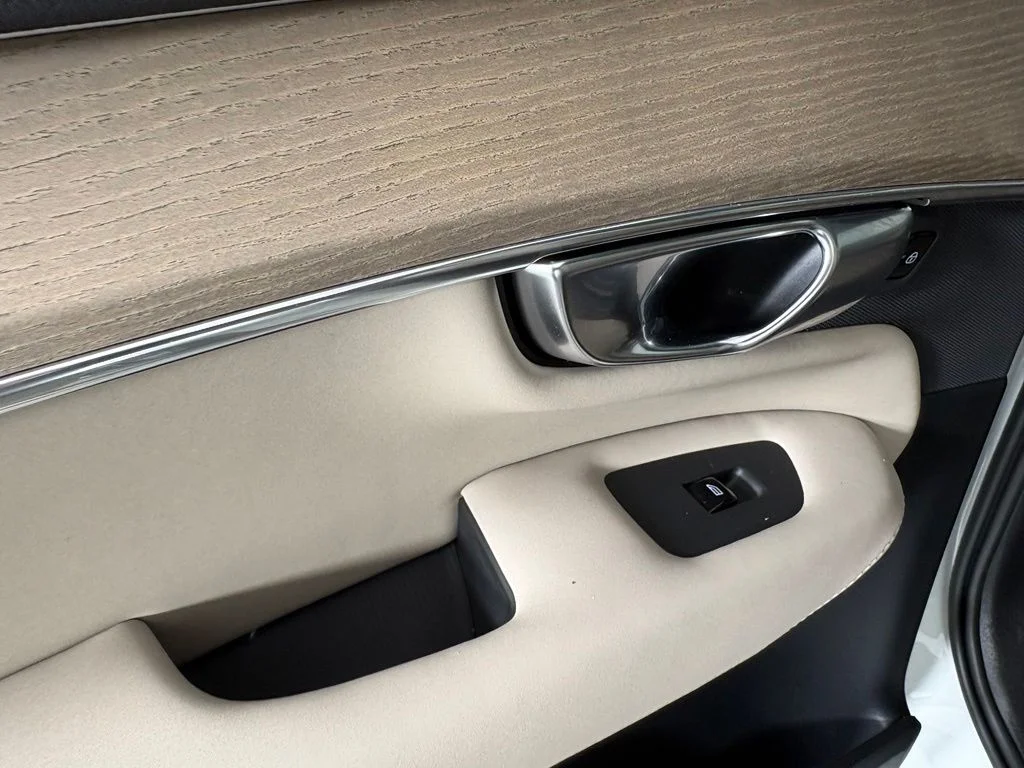 New 2026 Crystal White Volvo Plus image 36