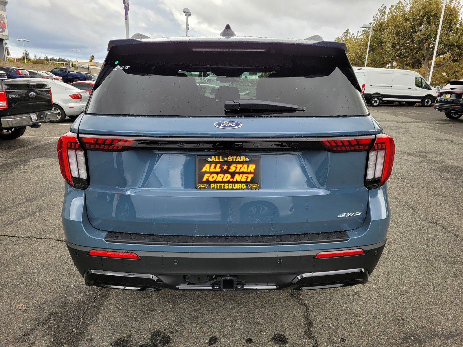 2025 Ford Explorer ST-Line photo 4