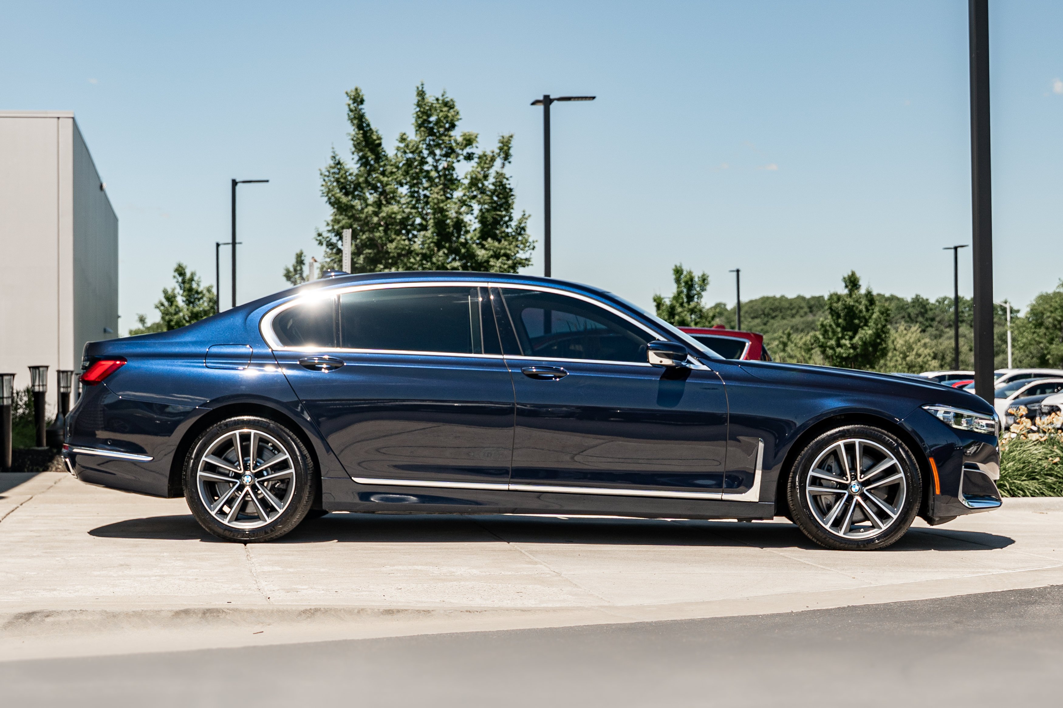 Used 2020 Imperial Blue Metallic BMW 750i xDrive image 3