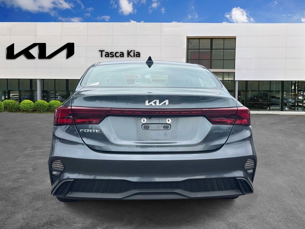 Used 2023 Gray Kia LXS image 5