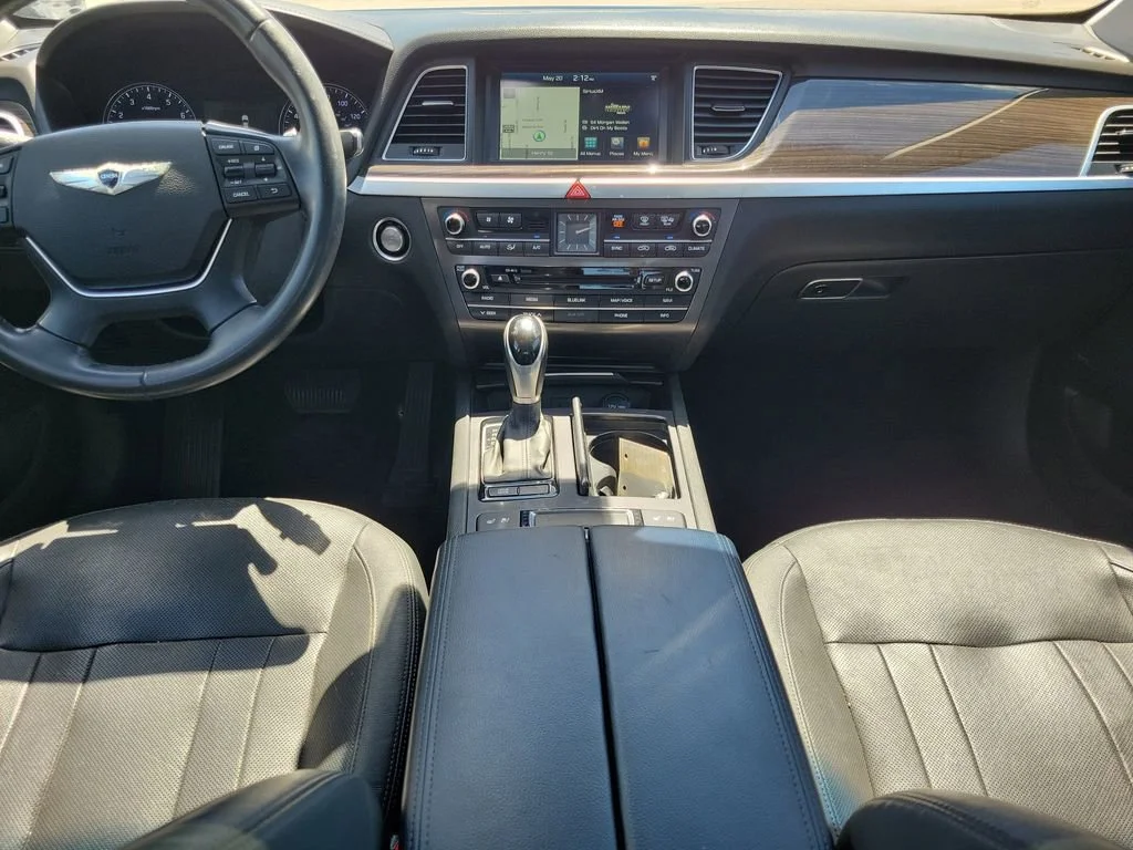 Used 2015 Black Hyundai 3.8 image 11