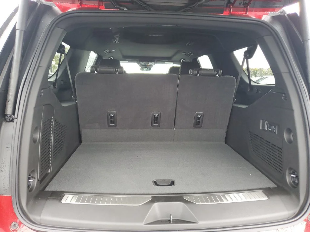 2027 Chevrolet Suburban High Country - Photo 30