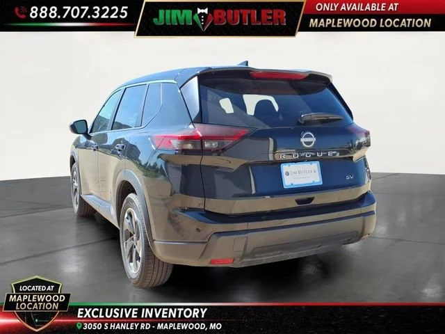 Used 2024  Nissan SV image 2
