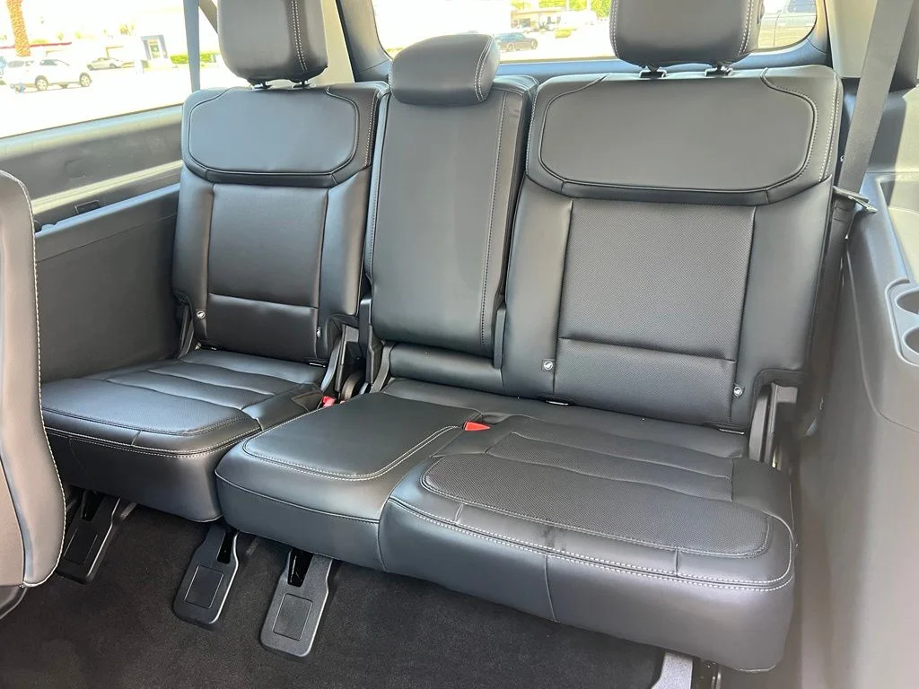 New 2027 Star White Metallic Tri-Coat Ford MAX Platinum image 26