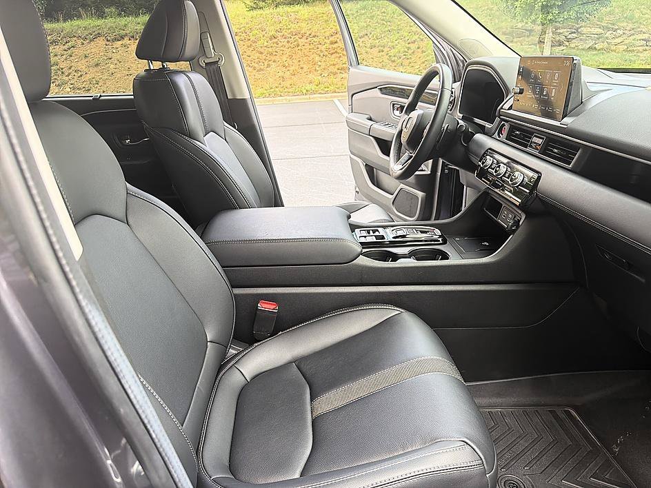 Used 2023 Modern Steel Metallic Honda EX-L 8 Passenger image 19