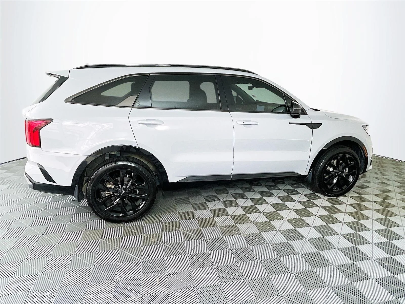 Used 2023 Wolf Gray Kia SX image 10
