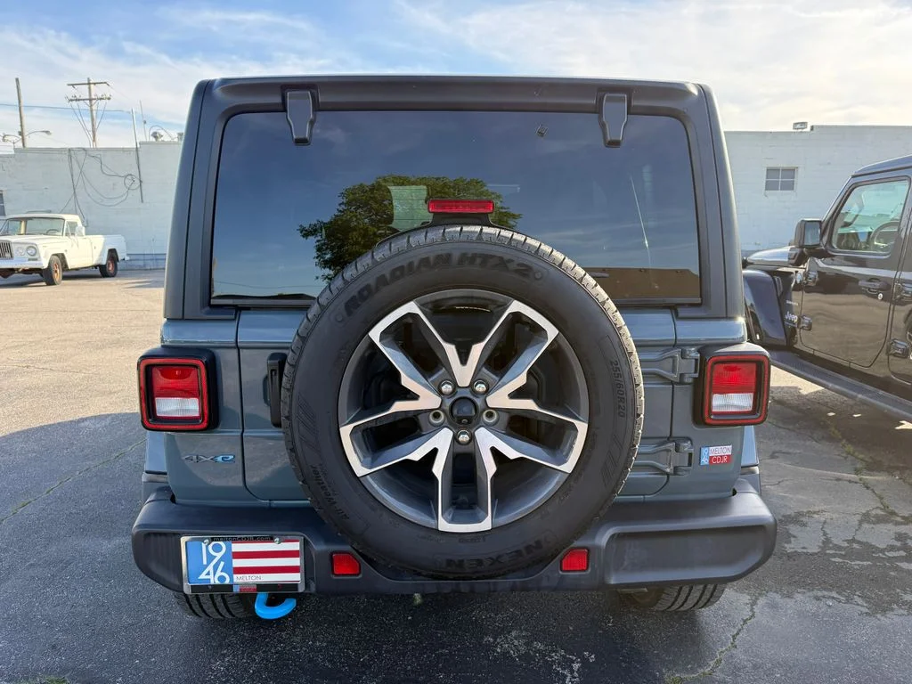 Used 2024 Gray Jeep Sport S 4xe image 7