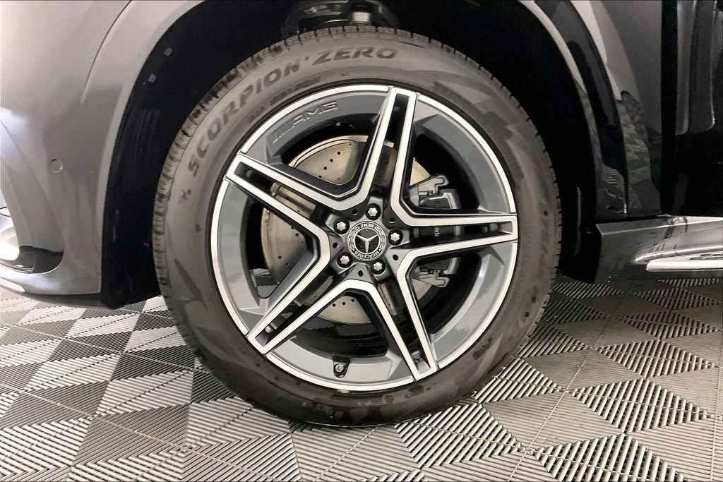 New 2026 Black Mercedes-Benz GLS 450 image 12
