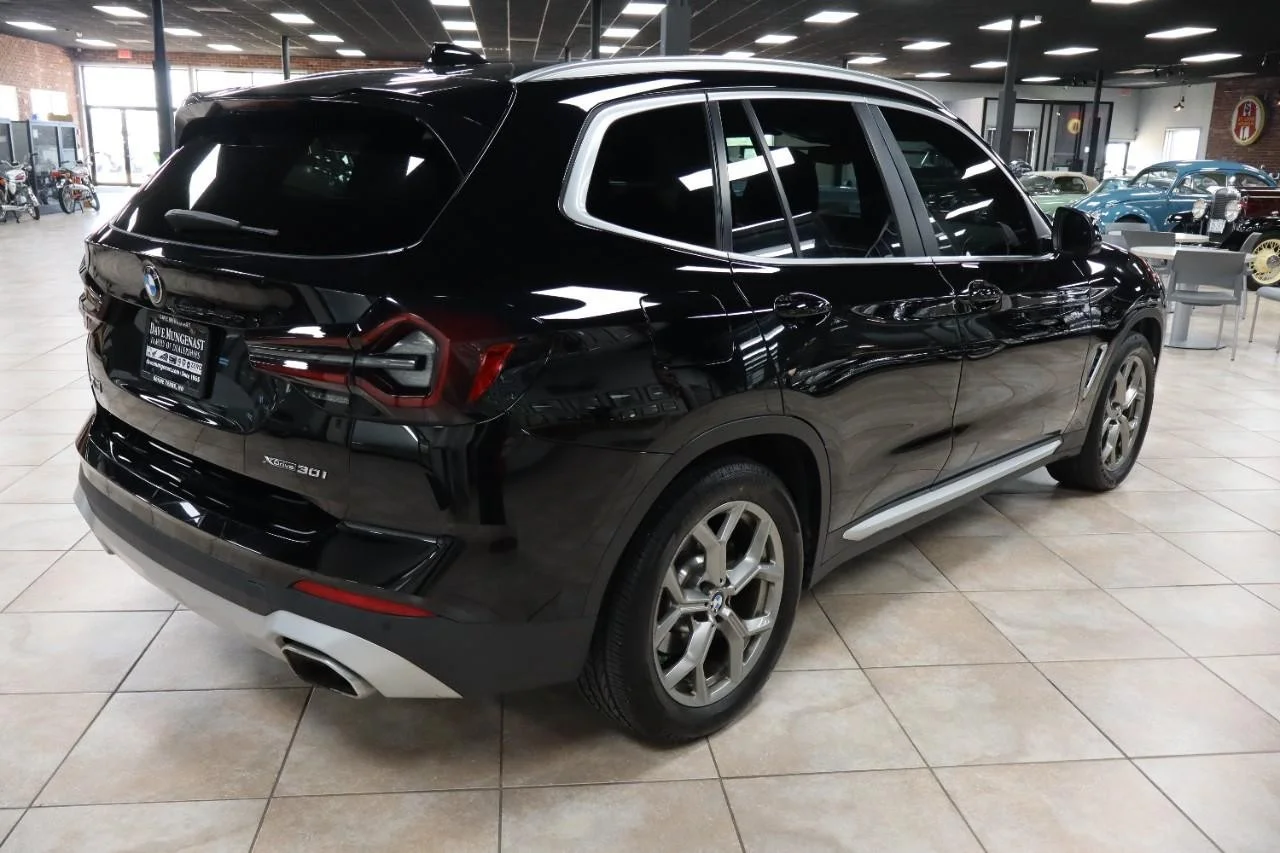 Used 2023 Jet Black BMW xDrive30i image 5