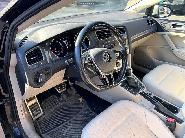 Used 2017 Black Volkswagen TSI SE image 8