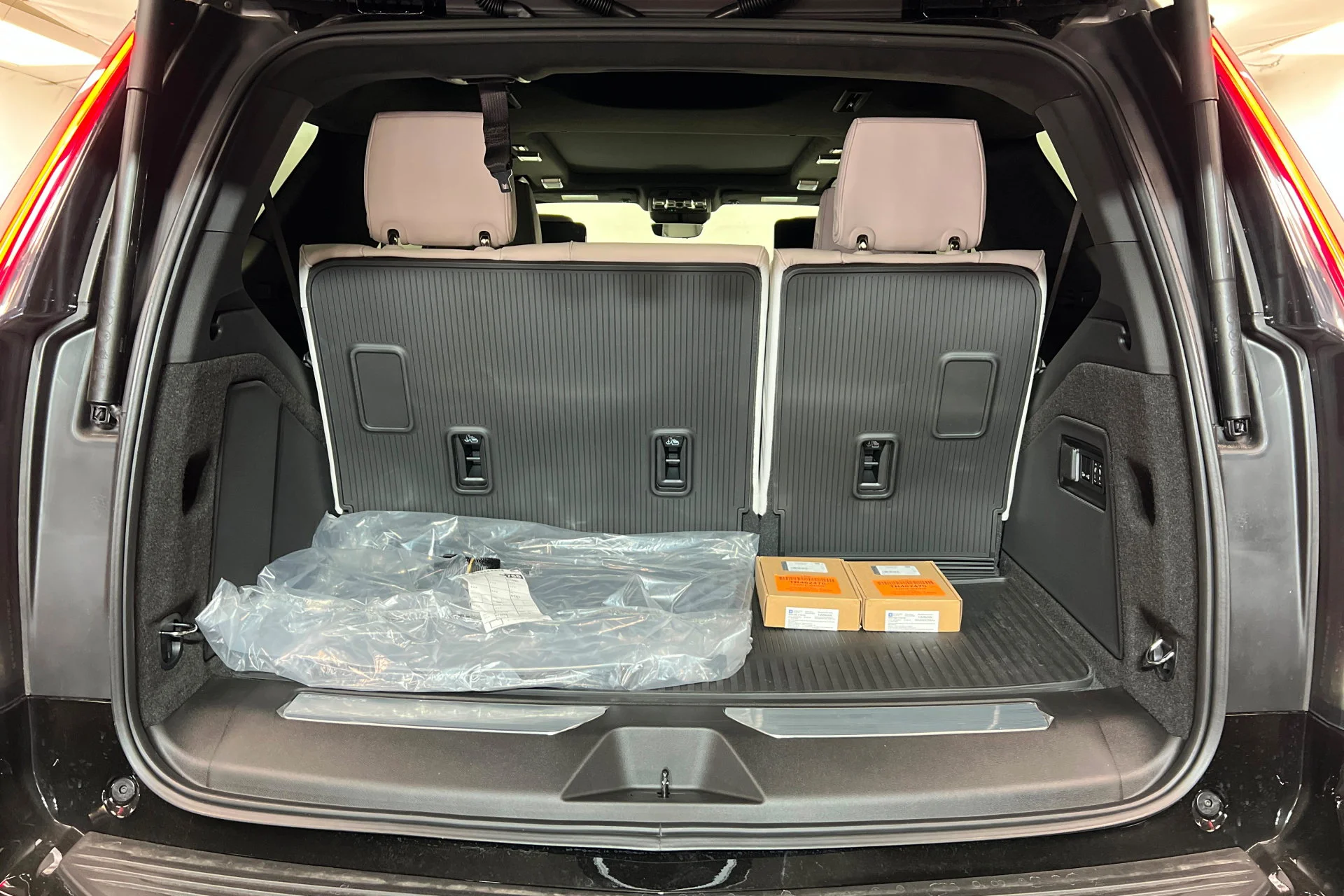 2026 Cadillac Escalade Platinum Sport - Photo 23