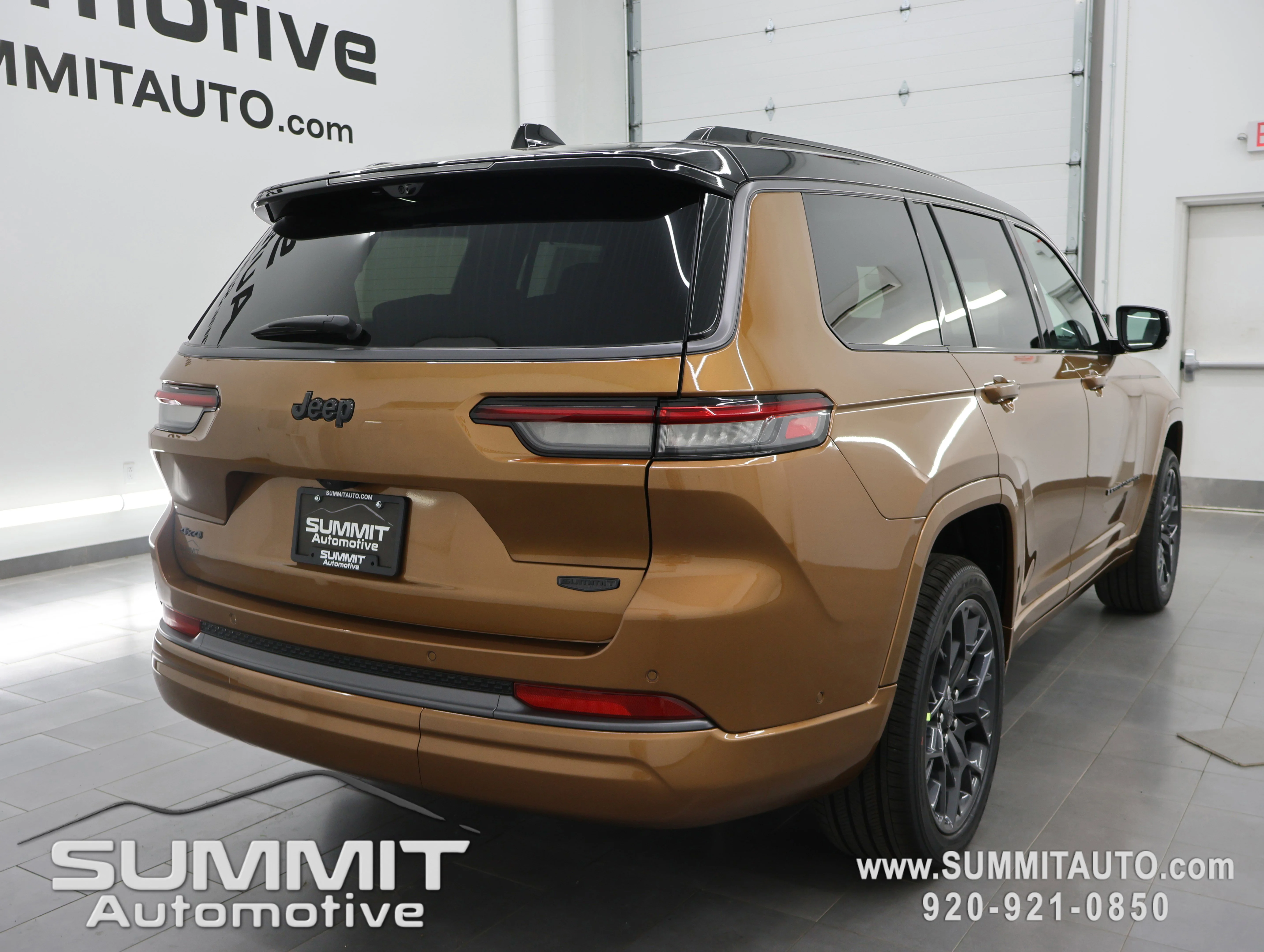 New 2026 Copper Shino Metallic Clear-Coat Exterior Paint Jeep Summit image 4