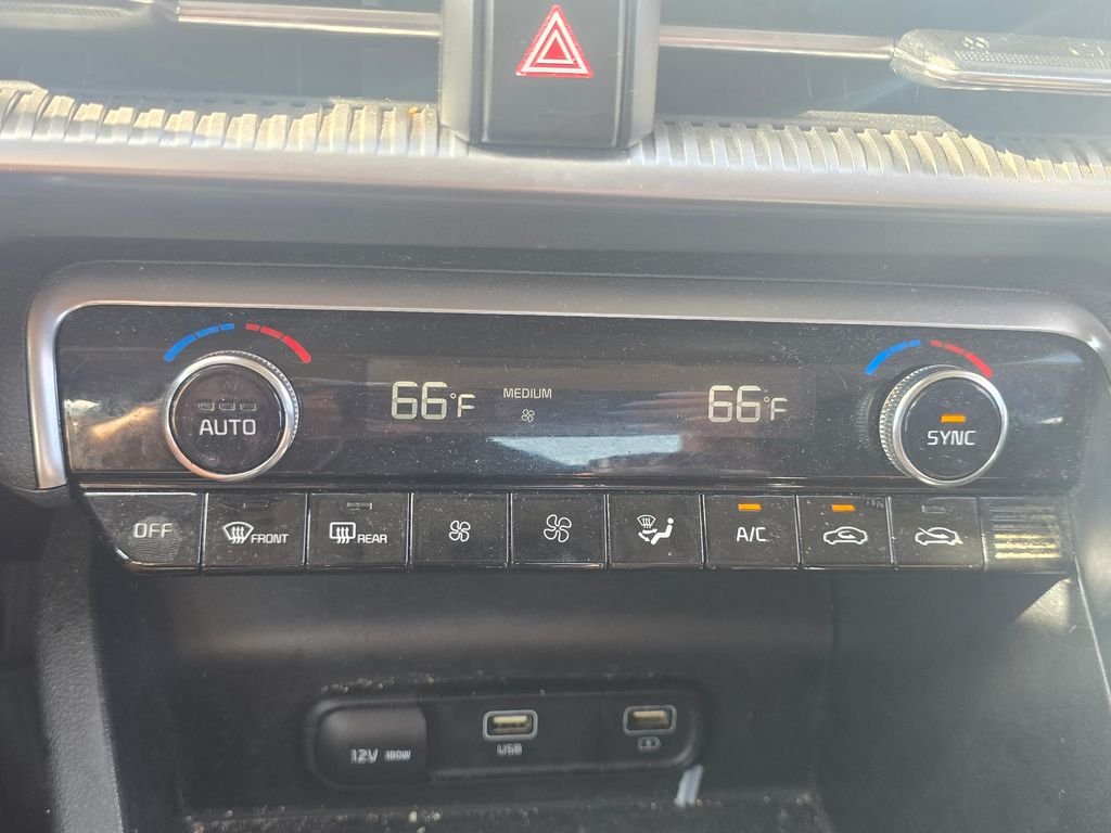 Used 2021 White Kia LXS image 32