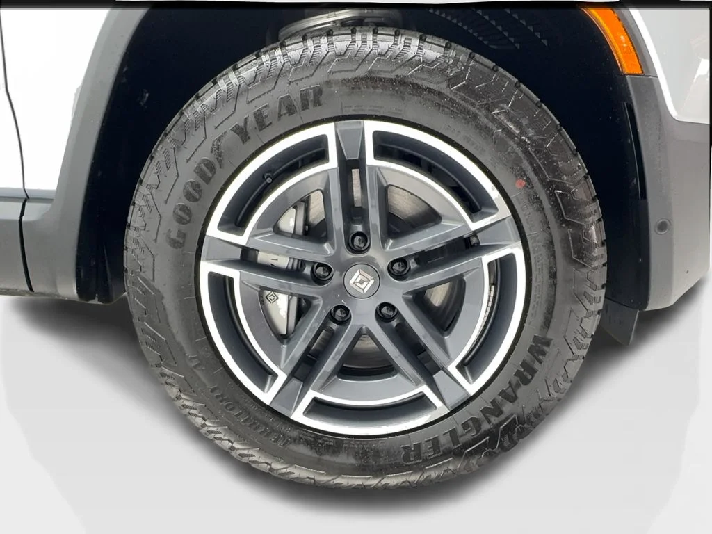 Used 2026 Blue Rivian Dual Motor Standard Pack image 14