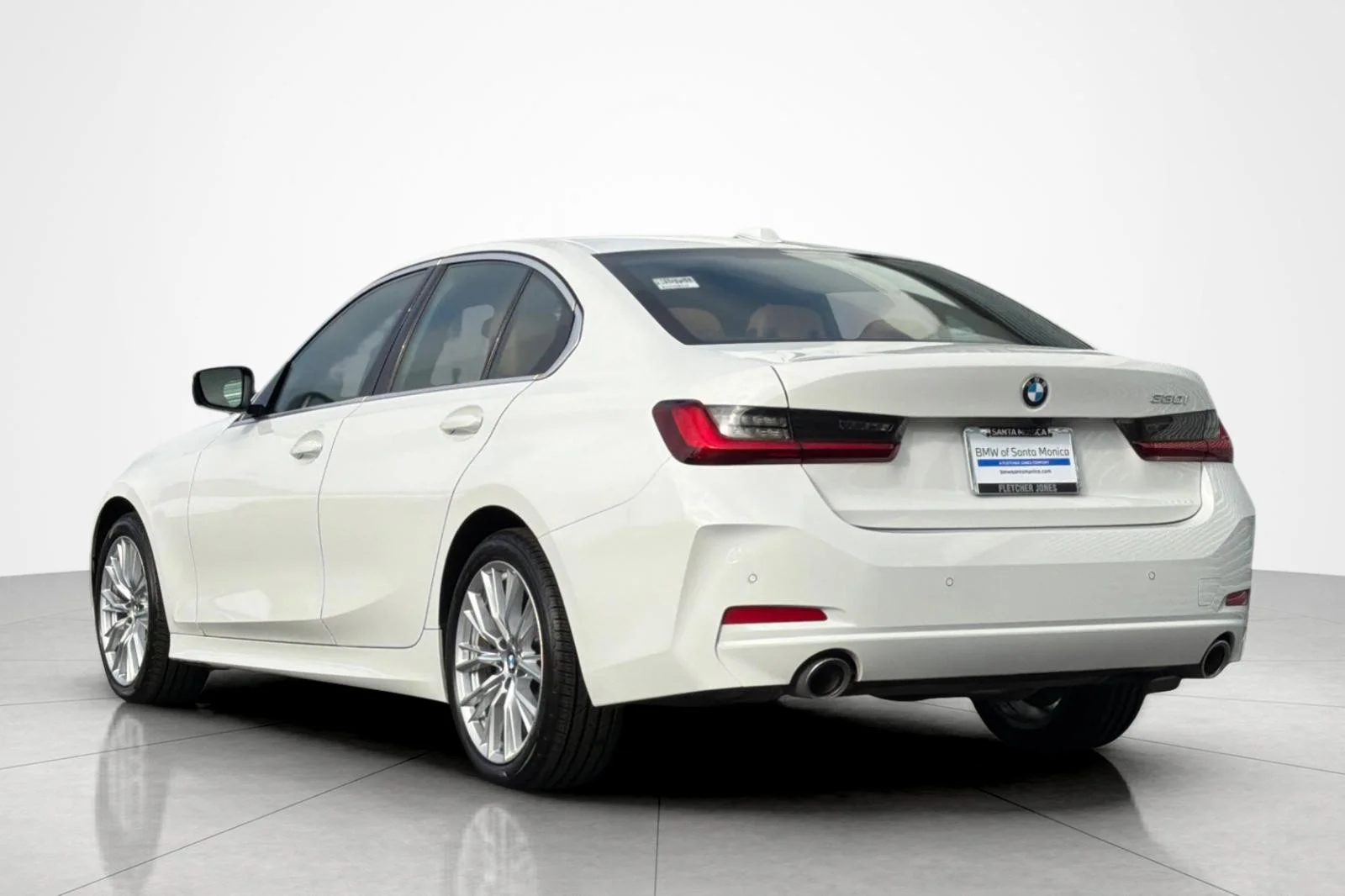 Used 2024 Alpine White BMW 330i image 3
