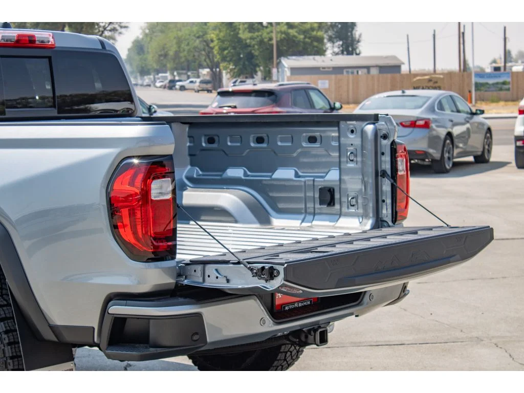 2026 GMC Canyon AT4 - Photo 10