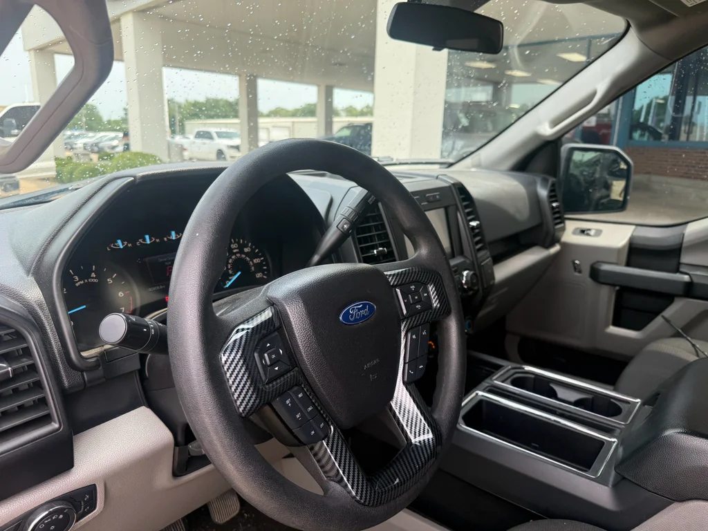 Used 2018 Lightning Blue Ford XL image 2