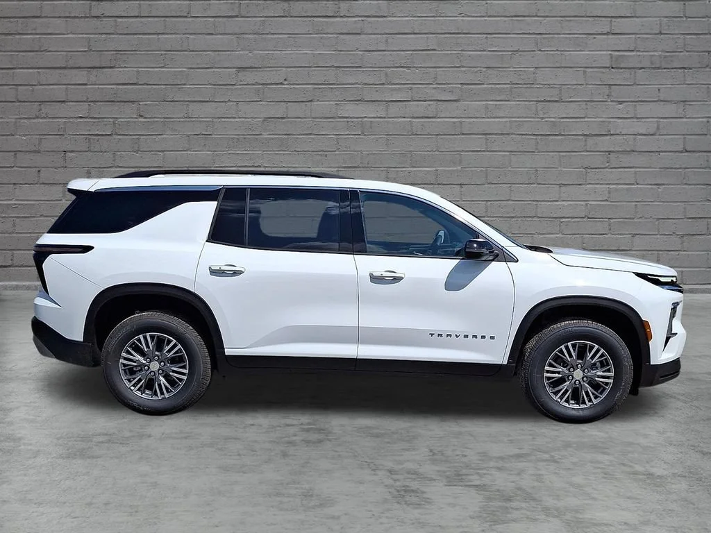 New 2027 Summit White Chevrolet LT image 9
