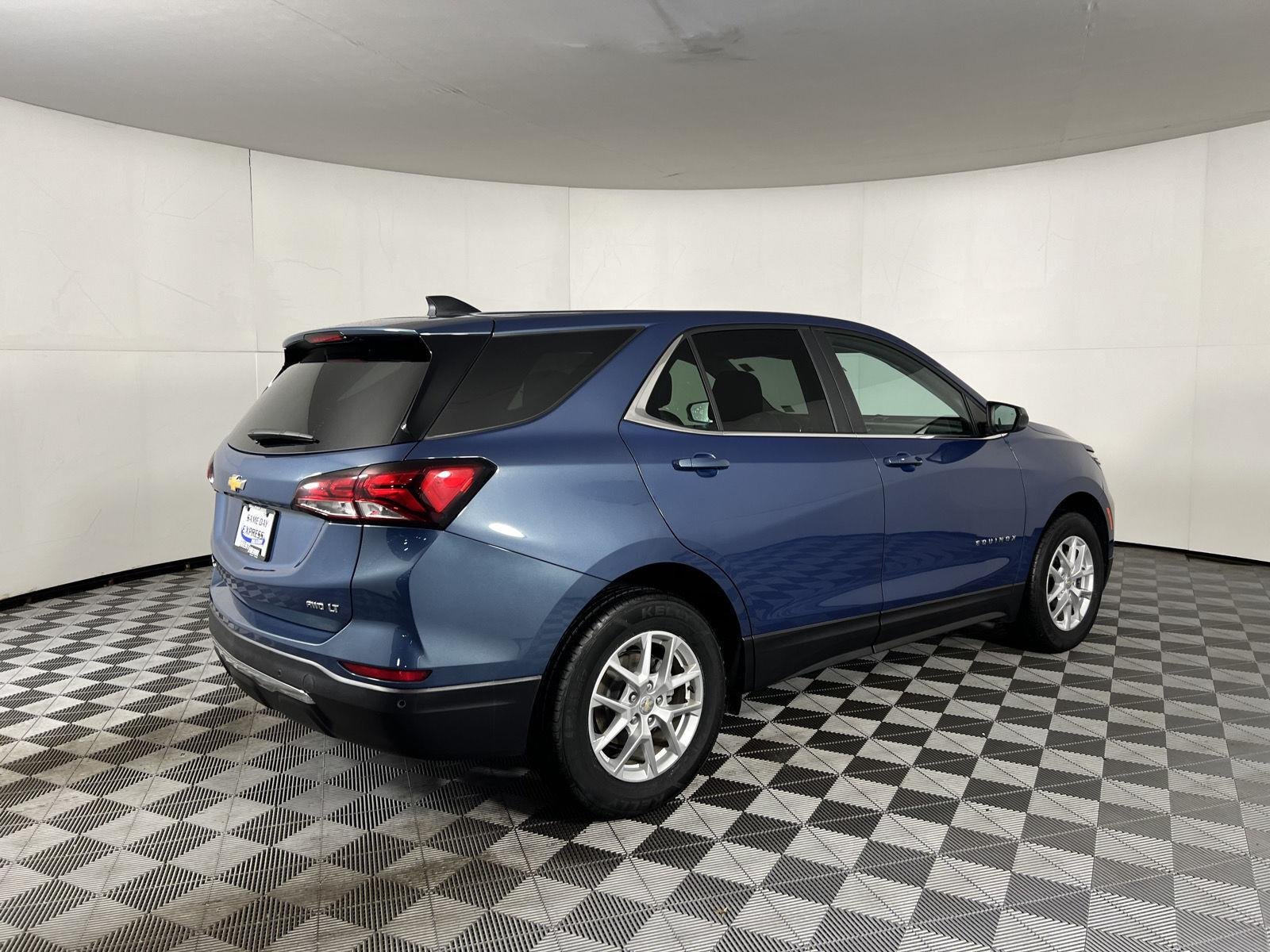 Used 2024 Lakeshore Blue Metallic Chevrolet LT image 24