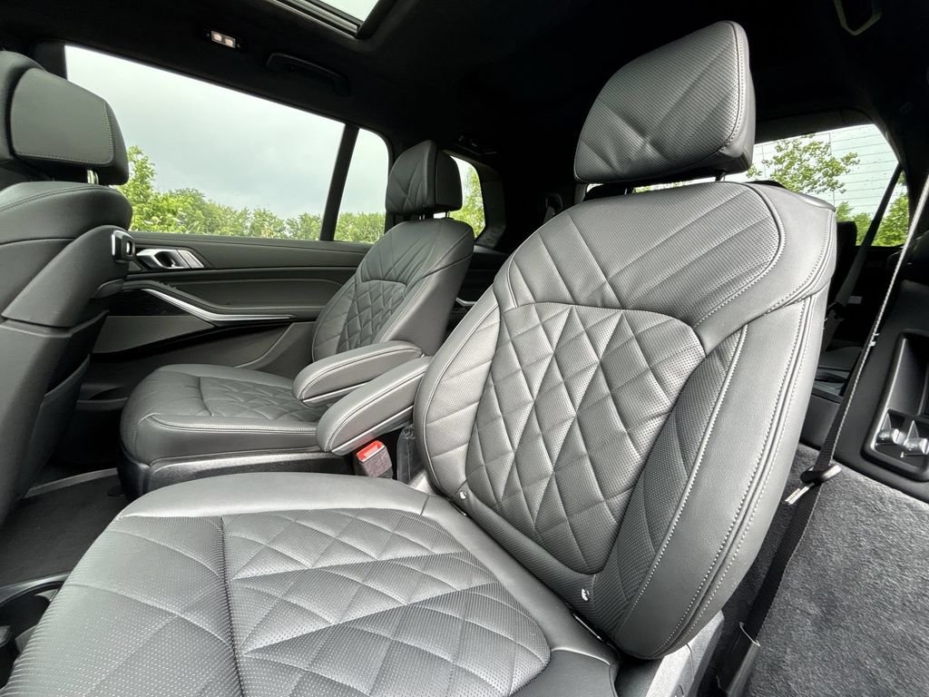 New 2027 Dravit Grey Metallic BMW xDrive40i image 25