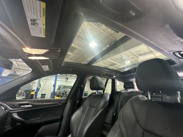 Used 2022 White BMW sDrive30i image 20