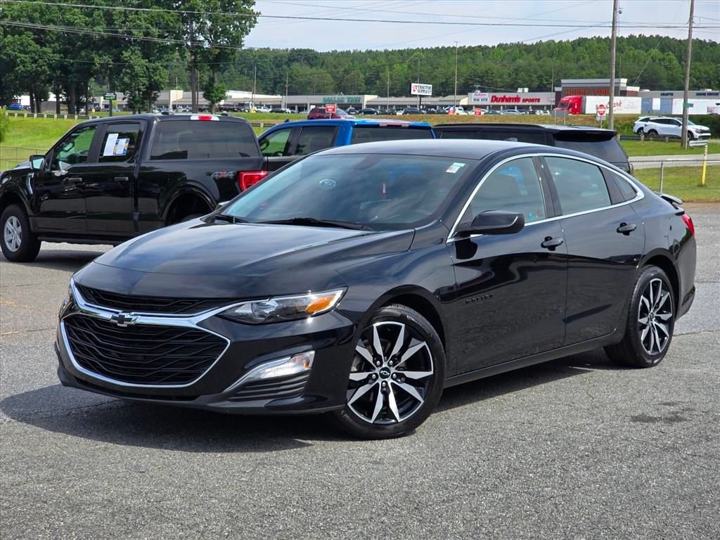 Used 2022 Black Chevrolet RS image 2