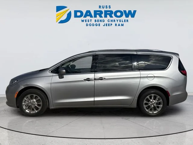 Used 2021 Silver Chrysler Touring L image 2
