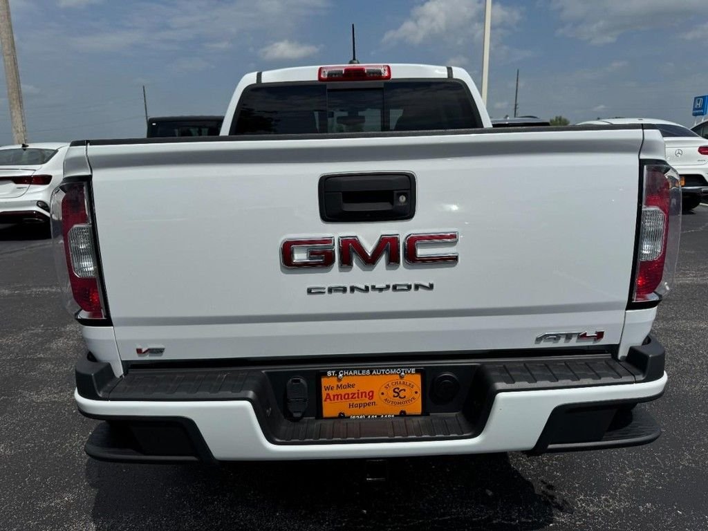 Used 2021 White GMC AT4 w/Cloth image 4