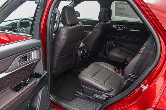 New 2027 Ruby Red Metallic Tinted Clearcoat Ford Platinum™ image 16