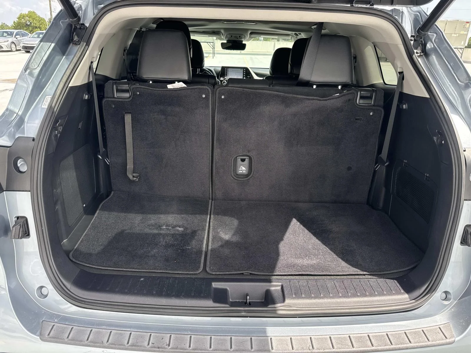 Used 2022 Moon Dust Toyota Limited image 8