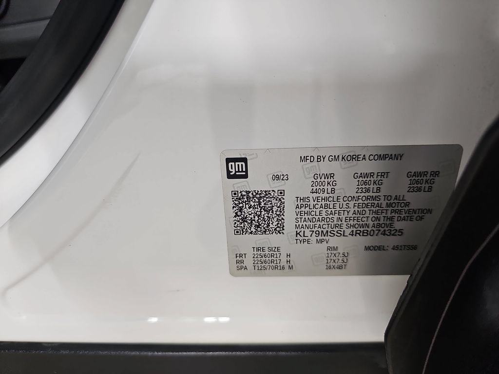 Certified Used 2024 Summit White Chevrolet ACTIV image 40
