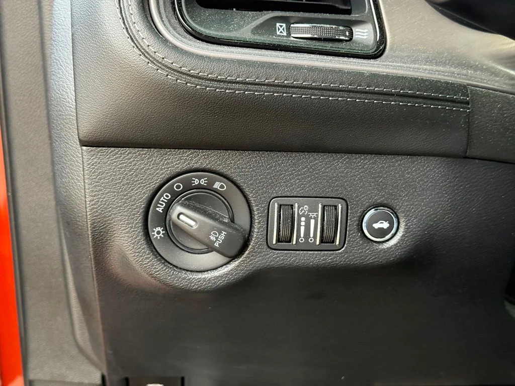 Used 2023 Orange Dodge SXT image 18