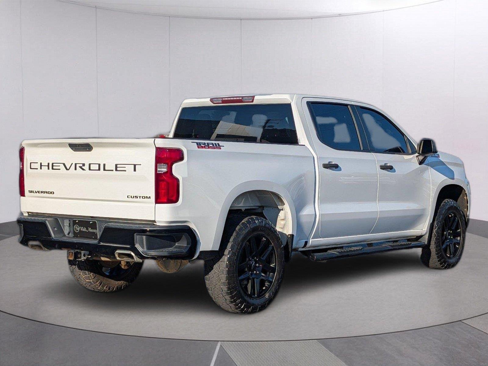 Used 2021 SUMMIT WHITE Chevrolet Custom Trail Boss image 9