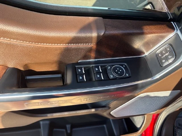 Used 2025  Ford King Ranch image 12