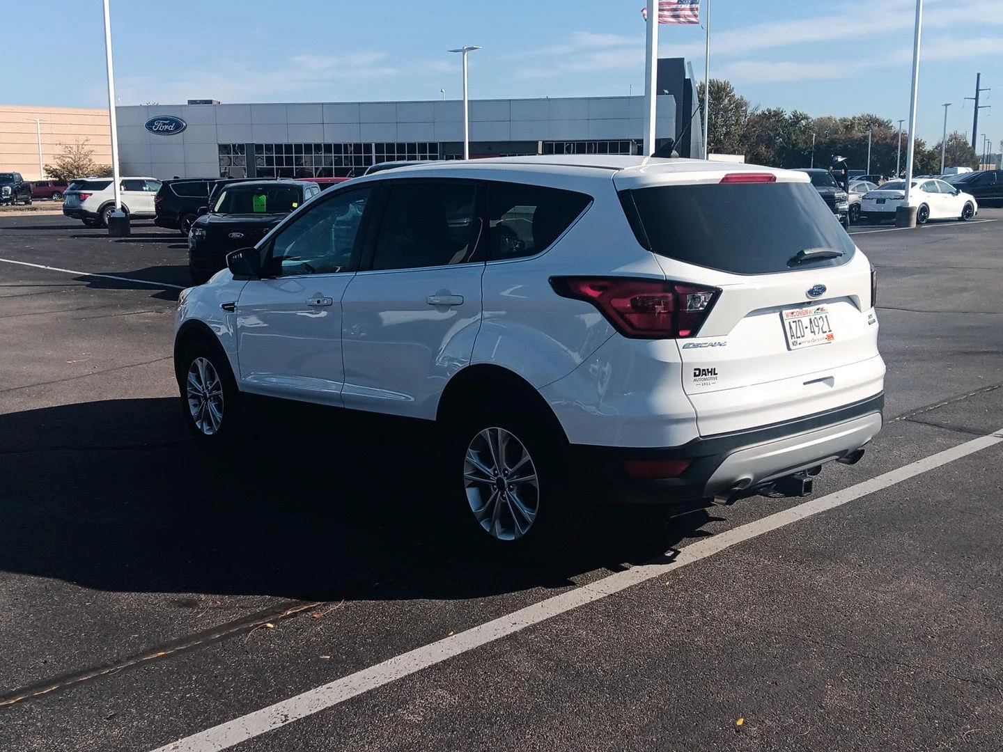 Used 2019 Oxford White Ford SE image 8
