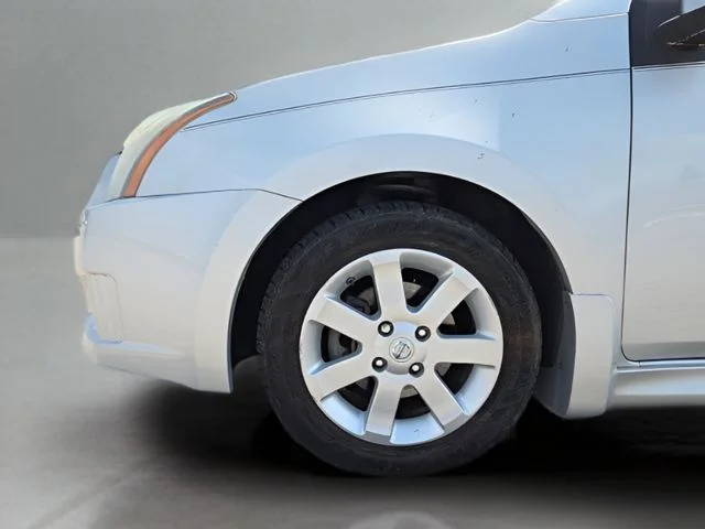 Used 2010 Silver Nissan 2.0 SR image 31