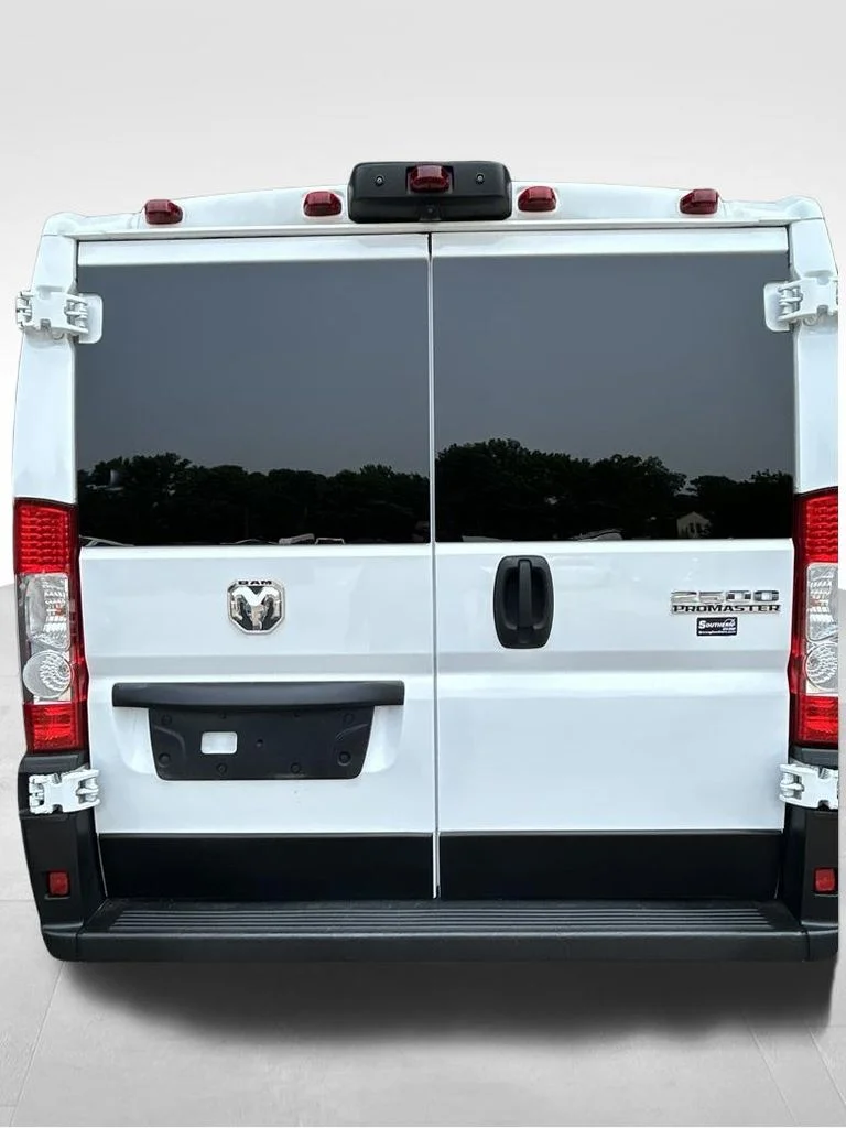 Used 2025 White Ram Base image 18