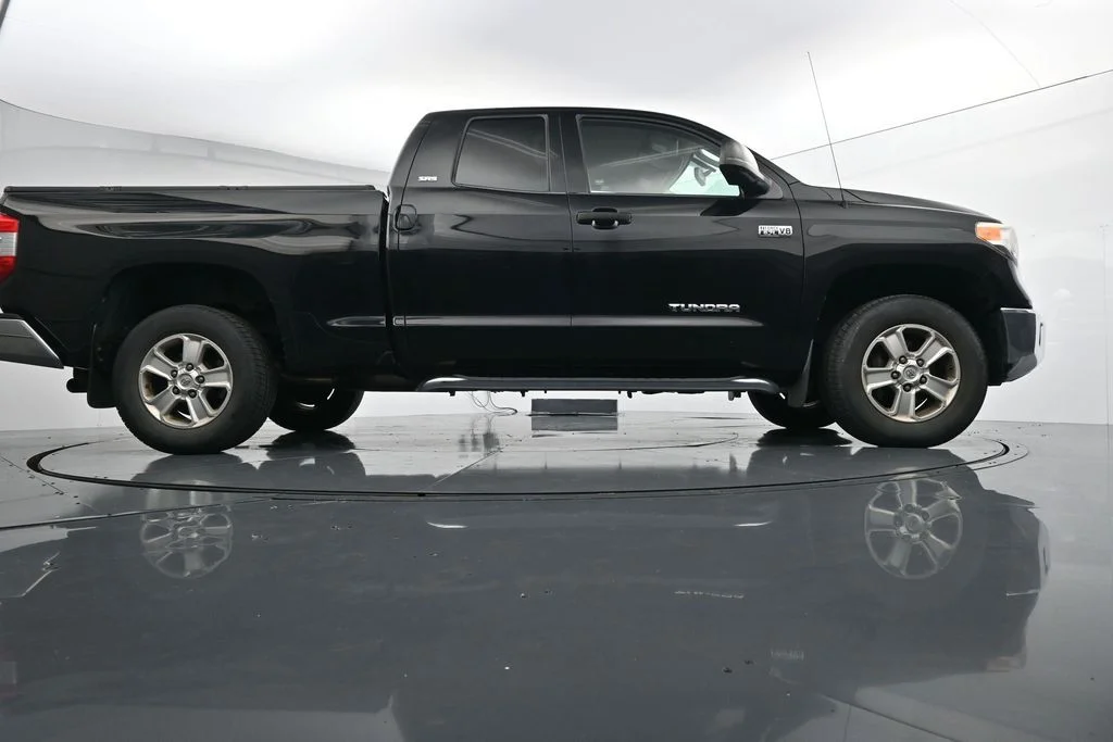 Used 2017 Black Toyota SR5 image 23