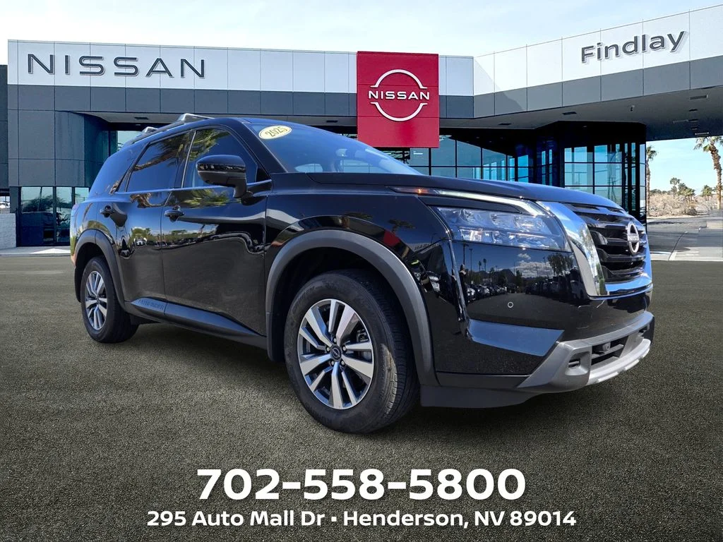 2025 Nissan Pathfinder SL 2WD's photo