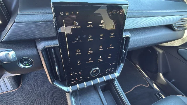 2025 GMC Acadia AT4 - Photo 15