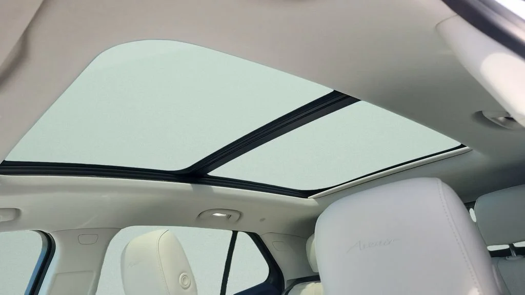 New 2026 Iridescent White Tricoat Buick Avenir image 21