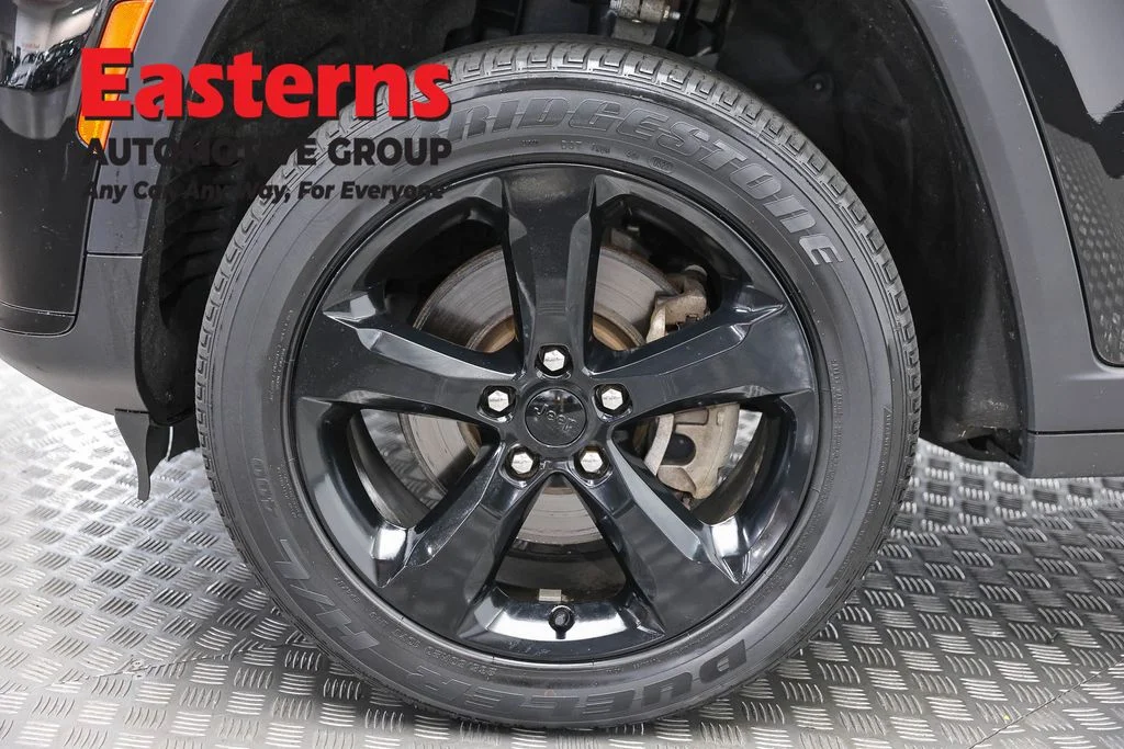 Used 2023 Black Jeep Altitude image 35