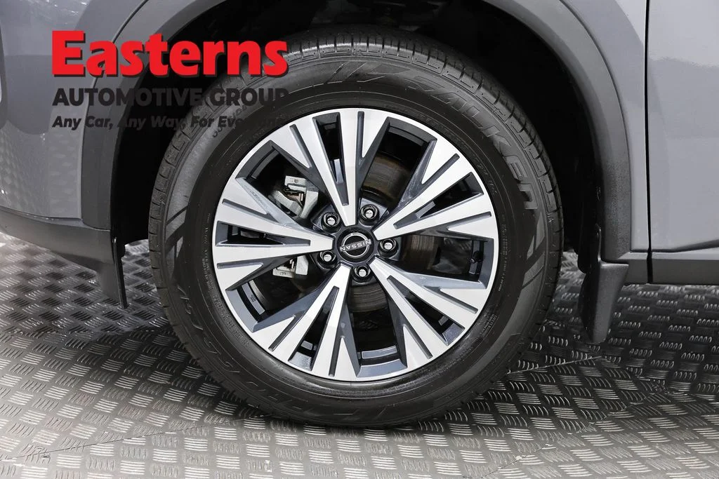 Used 2023 Gray Nissan SV image 32
