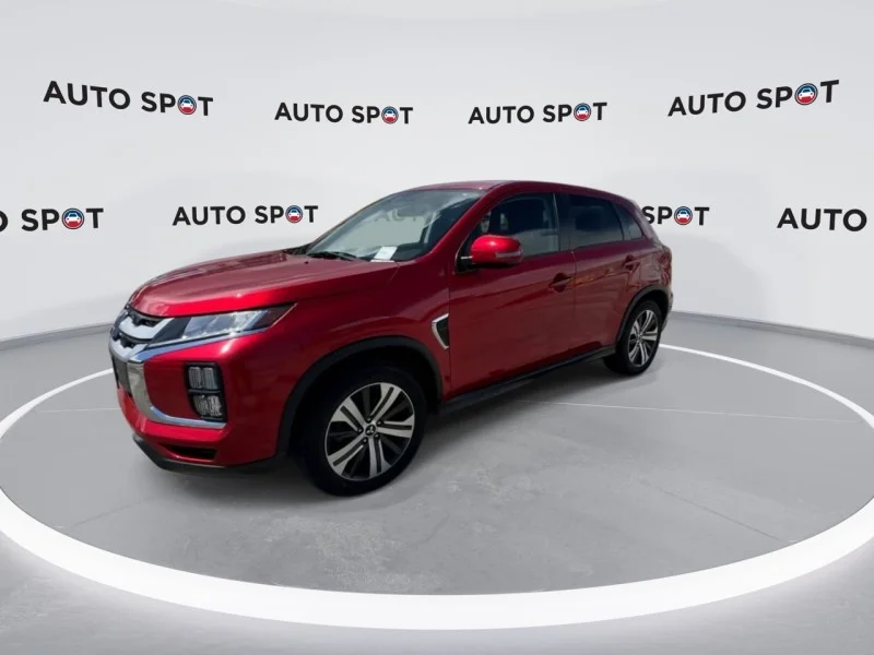 Used 2022 Red Diamond Mitsubishi SE image 7