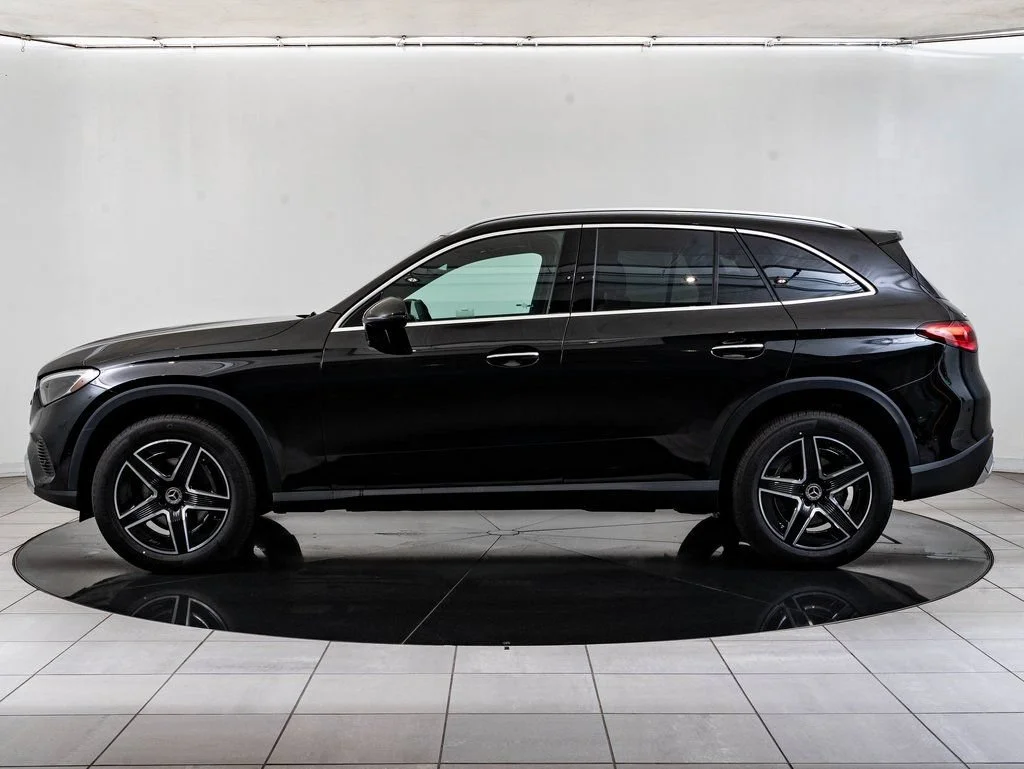 Used 2026 Black Mercedes-Benz GLC 300 image 5