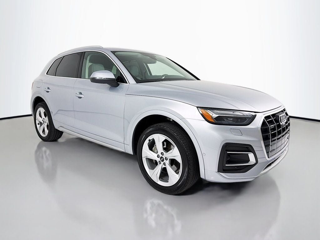 2021 Audi Q5 45 Prestige's photo