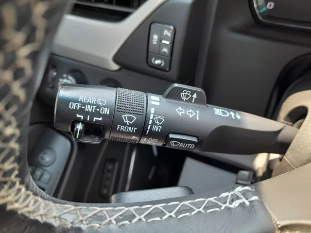 Used 2018 White GMC SLT image 16